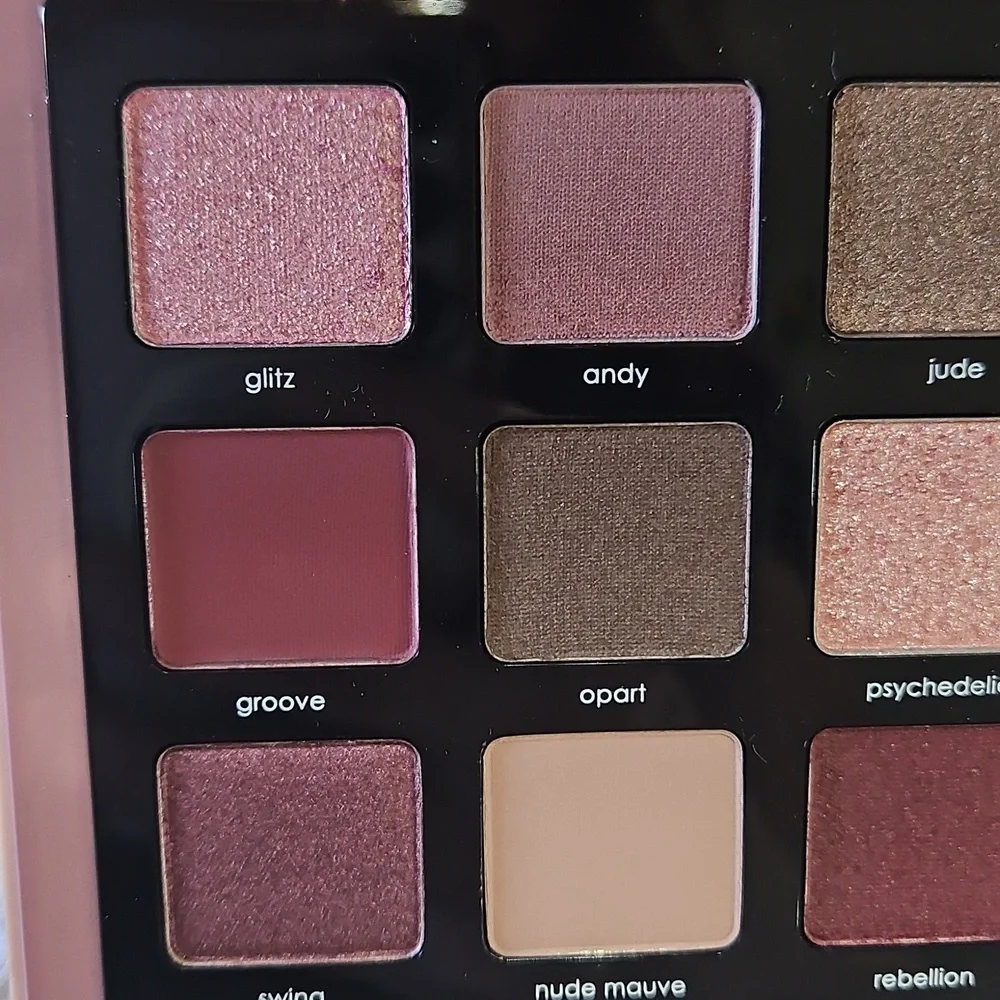 Never Used Natasha Denona Retro Eyeshadow Palette - Picture 6 of 11